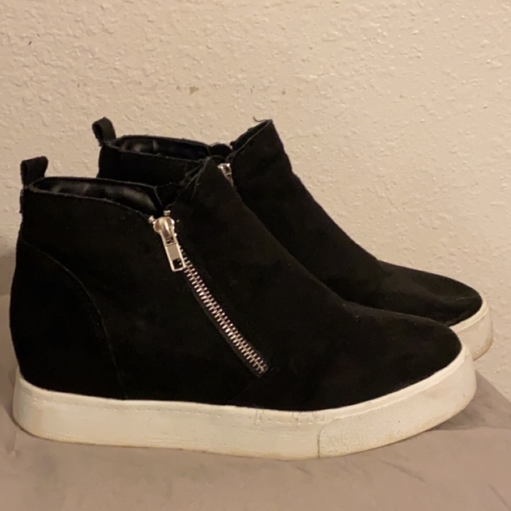 Soda Suede Mid-Top Sneakers